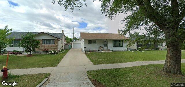 Larawan ng 38 Macklin Avenue sa Winnipeg, Manitoba