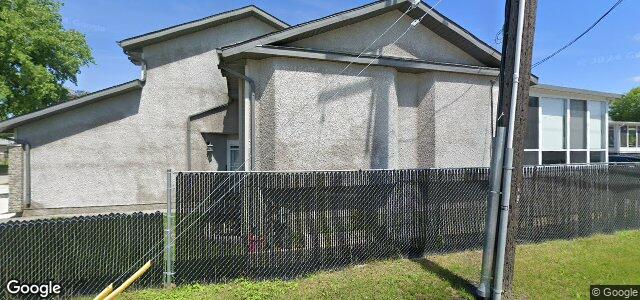 Larawan ng 701 Airlies Street sa Winnipeg, Manitoba