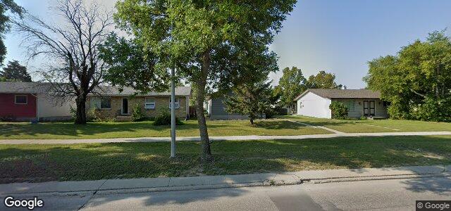 Larawan ng 702 Leila Avenue sa Winnipeg, Manitoba