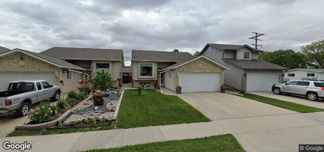 Larawan ng 705 Airlies Street sa Winnipeg, Manitoba