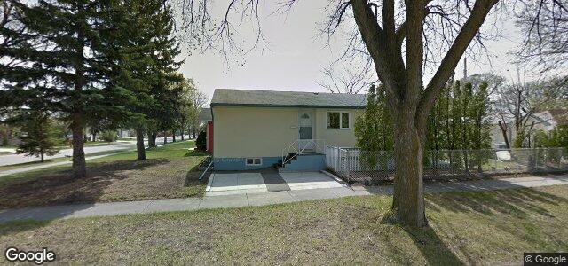 Larawan ng 734 Airlies Street sa Winnipeg, Manitoba