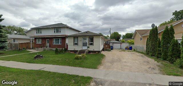 Larawan ng 737 Airlies Street sa Winnipeg, Manitoba