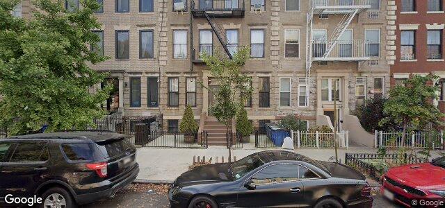 Larawan ng 876 Jefferson Avenue sa Winnipeg, Manitoba