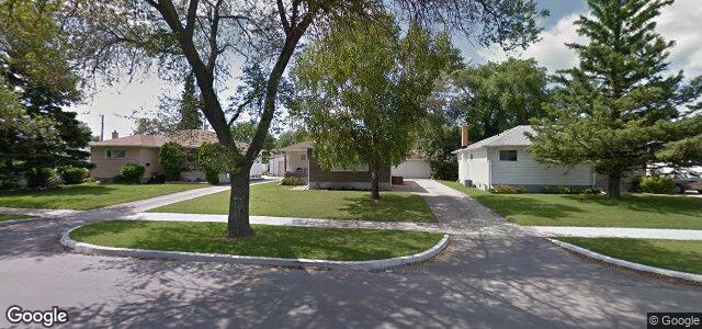 Larawan ng 880 Airlies Street sa Winnipeg, Manitoba