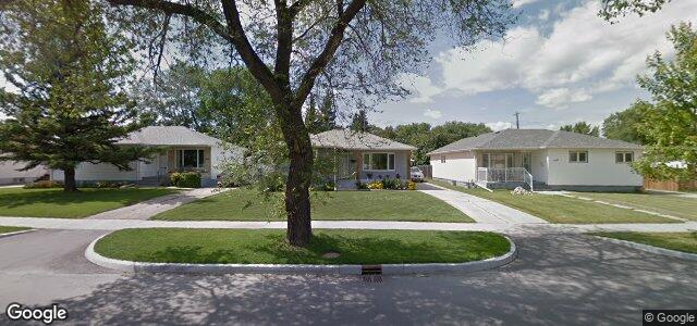 Larawan ng 888 Airlies Street sa Winnipeg, Manitoba