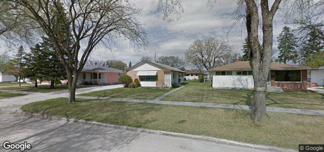 Larawan ng 9 Macklin Avenue sa Winnipeg, Manitoba