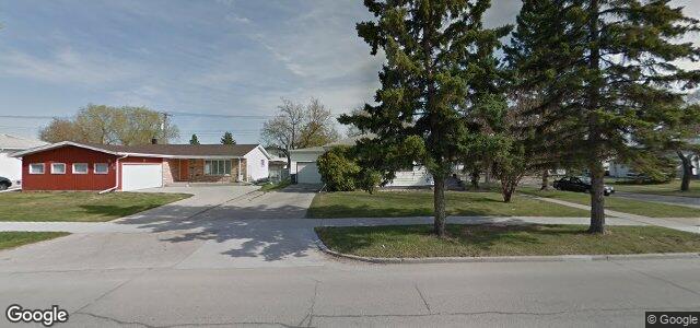 Larawan ng 915 Airlies Street sa Winnipeg, Manitoba