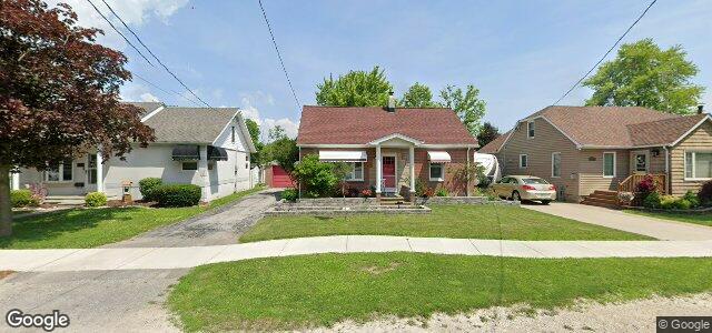 Photo of 423 St Charles Street in Winnipeg, Manitoba