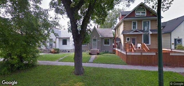 Larawan ng 104 Cobourg Avenue sa Winnipeg, Manitoba