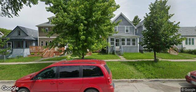 Larawan ng 111 Martin Avenue W sa Winnipeg, Manitoba