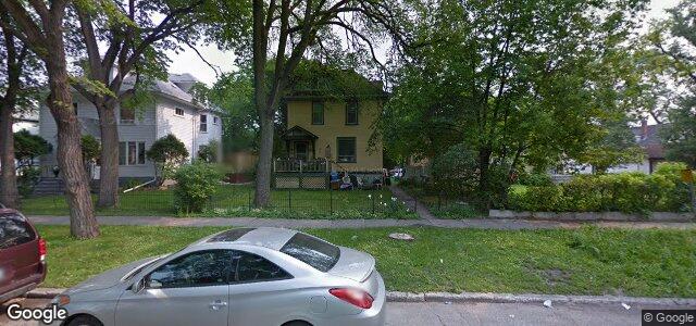 Larawan ng 121 Harbison Avenue W sa Winnipeg, Manitoba