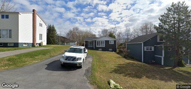 Larawan ng 76 Carmen Avenue sa Winnipeg, Manitoba