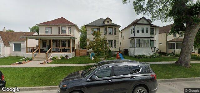 Photo of 77 Martin Avenue W in Winnipeg, Manitoba