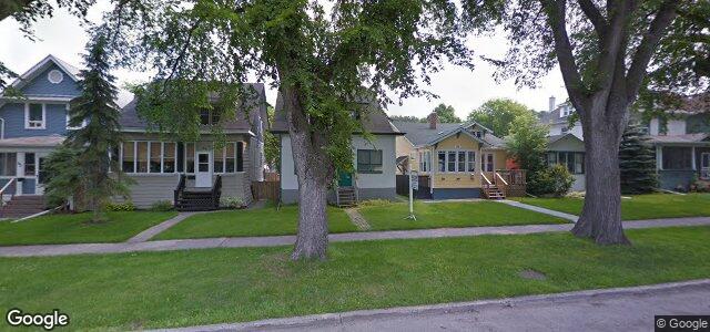 Larawan ng 99 Cobourg Avenue sa Winnipeg, Manitoba