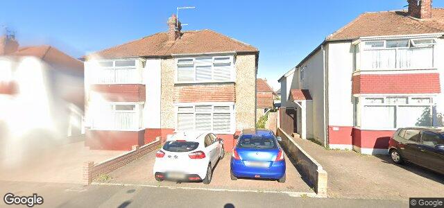 Larawan ng 102 Haig Avenue sa Winnipeg, Manitoba