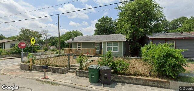 Larawan ng 102 Humboldt Avenue sa Winnipeg, Manitoba