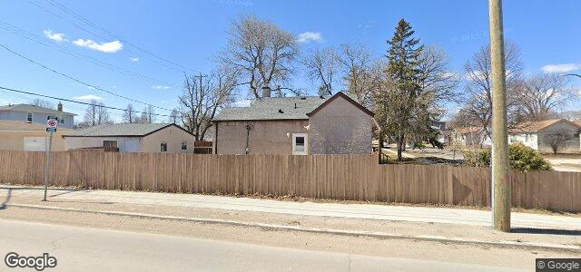 Larawan ng 112 Bank Avenue sa Winnipeg, Manitoba