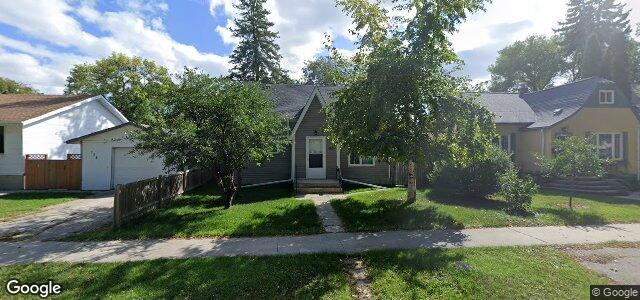 Larawan ng 112 Ellesmere Avenue sa Winnipeg, Manitoba