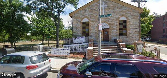 Larawan ng 112 Humboldt Avenue sa Winnipeg, Manitoba