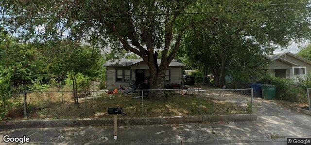 Larawan ng 136 Humboldt Avenue sa Winnipeg, Manitoba