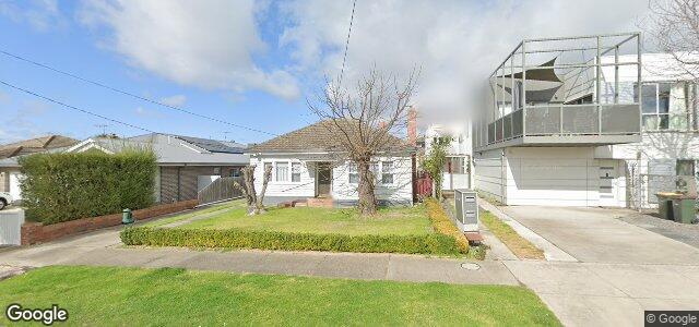 Larawan ng 15 Clonard Avenue sa Winnipeg, Manitoba