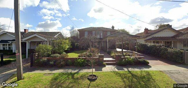 Larawan ng 18 Blenheim Avenue sa Winnipeg, Manitoba