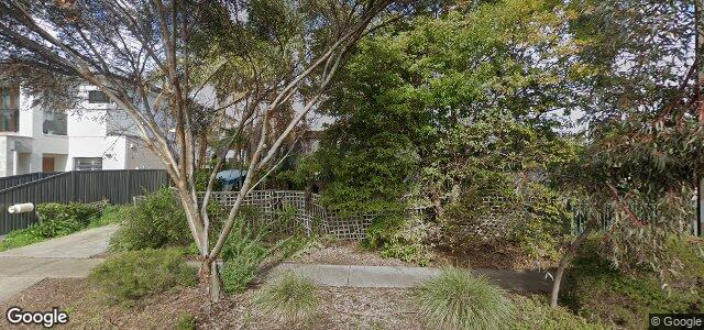 Larawan ng 28 Essex Avenue sa Winnipeg, Manitoba