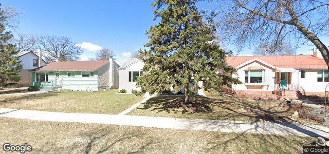 Larawan ng 301 Regal Avenue sa Winnipeg, Manitoba