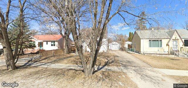 Larawan ng 305 Regal Avenue sa Winnipeg, Manitoba