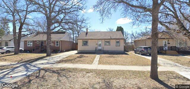 Larawan ng 320 Regal Avenue sa Winnipeg, Manitoba