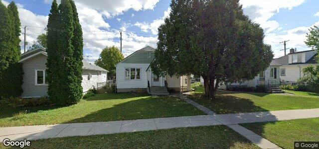 Larawan ng 44 Harrowby Avenue sa Winnipeg, Manitoba