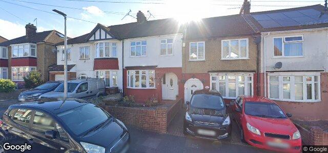 Larawan ng 77 Haig Avenue sa Winnipeg, Manitoba