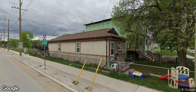 Larawan ng 88 Harrowby Avenue sa Winnipeg, Manitoba