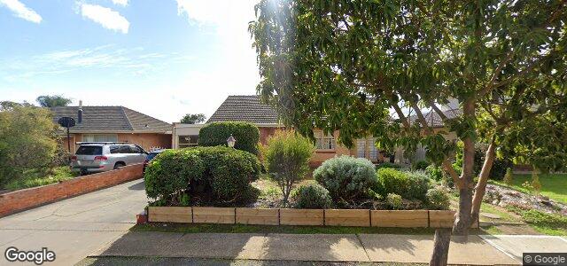 Larawan ng 9 Essex Avenue sa Winnipeg, Manitoba