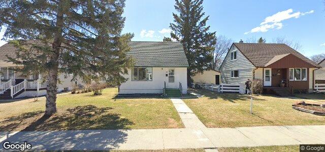 Larawan ng 90 Humboldt Avenue sa Winnipeg, Manitoba