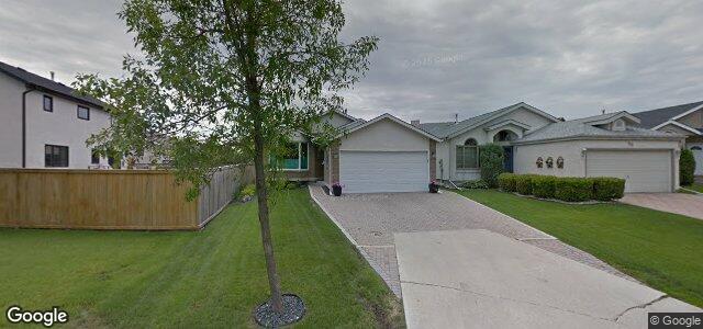 Photo of 100 Shauna Way in Winnipeg, Manitoba