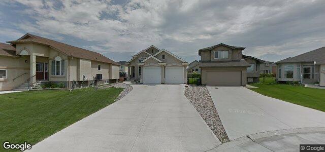 Larawan ng 110 Rutledge Crescent sa Winnipeg, Manitoba