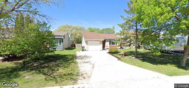 Larawan ng 153 Rutledge Crescent sa Winnipeg, Manitoba