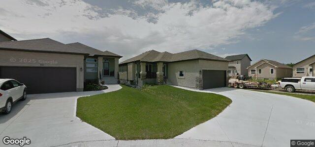 Larawan ng 16 Pinetop Road sa Winnipeg, Manitoba