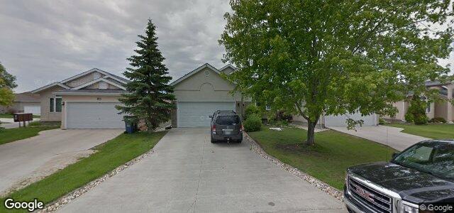 Larawan ng 44 Outhwaite Street sa Winnipeg, Manitoba