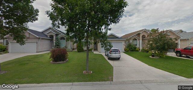 Larawan ng 52 Outhwaite Street sa Winnipeg, Manitoba