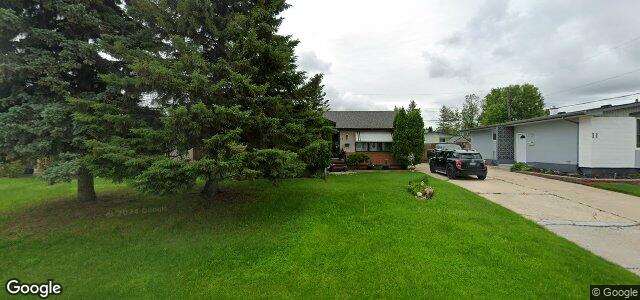 Larawan ng 15 Sayer Avenue sa Winnipeg, Manitoba