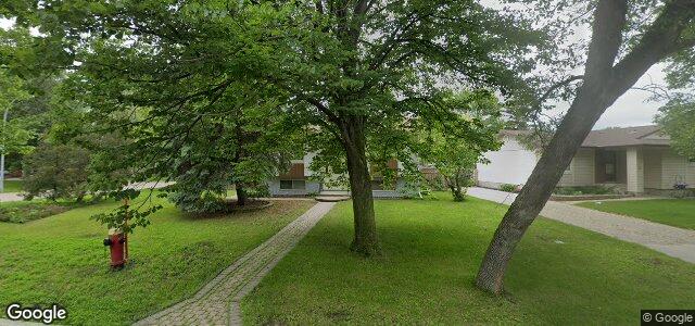 Larawan ng 2 Acheson Drive sa Winnipeg, Manitoba