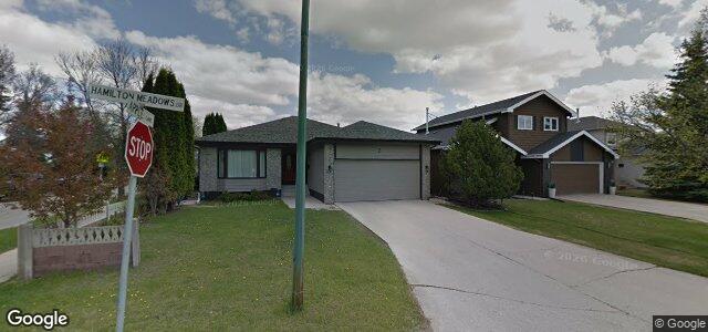 Larawan ng 2 Hamilton Meadows Drive sa Winnipeg, Manitoba