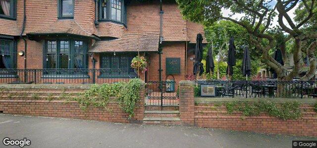 Larawan ng 30 Uplands Crescent sa Winnipeg, Manitoba