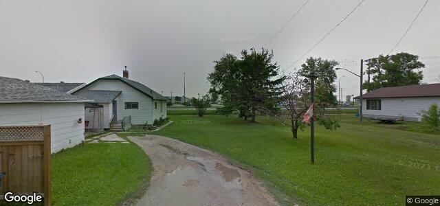 Larawan ng 916 Lagimodiere Boulevard sa Winnipeg, Manitoba