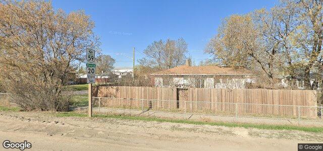 Larawan ng 962 Lagimodiere Boulevard sa Winnipeg, Manitoba