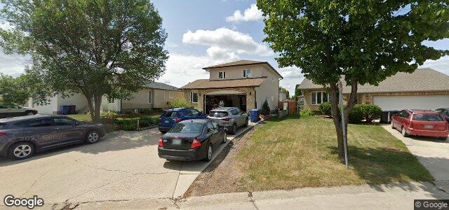 Photo of 102 Linden Park Bay in Winnipeg, Manitoba