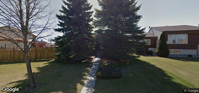 Larawan ng 110 Valewood Crescent sa Winnipeg, Manitoba