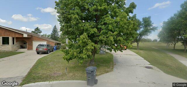 Photo of 135 Valewood Crescent in Winnipeg, Manitoba